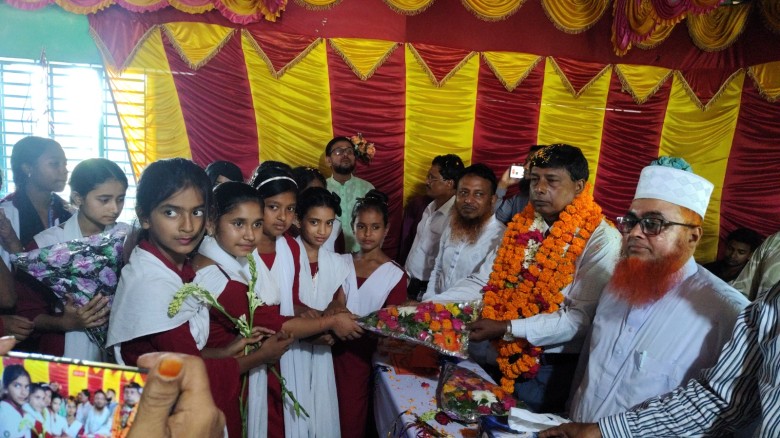 Emotional Farewell Reception Held for Head Teacher Nirmal Kumar Sikdar in Chitalmari