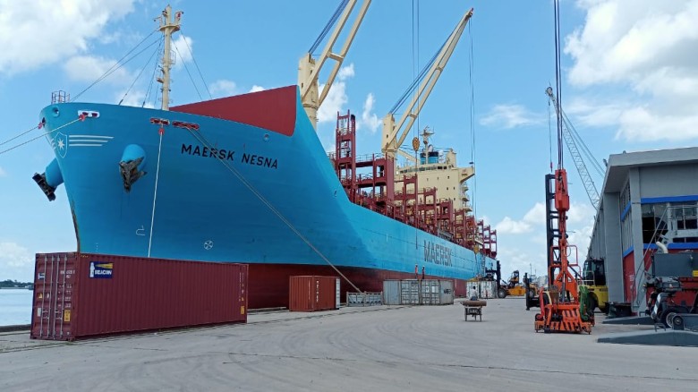 Fuel shortage slows cargo unloading at Mongla Port, importers facing losses