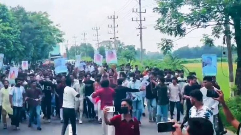 48 Arrested as Police File Case Over Banned Chhatra League R