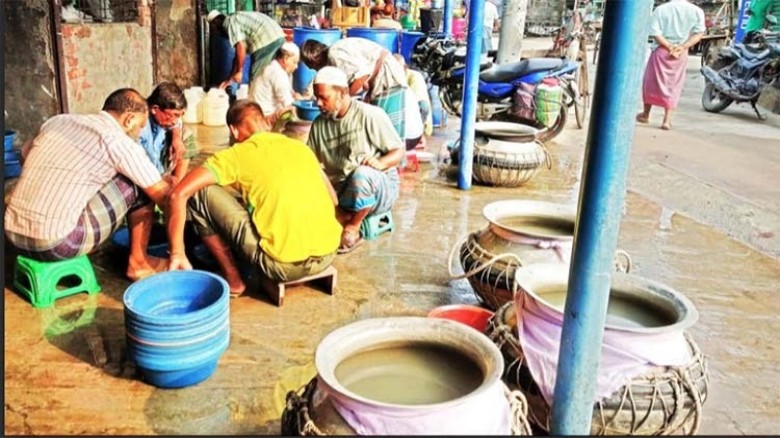Severe Shrimp Fry Shortage Worries Farmers in Fakirhat