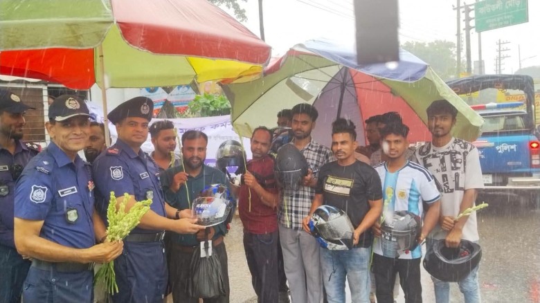 Brahmanbaria Traffic Police Launches Unique Campaign to Prom