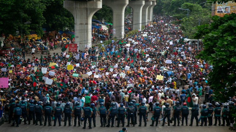 ছবির ক্যাপশন: .