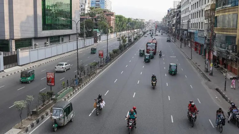 Dhaka Air Quality ‘Moderate’ Today, Lahore Tops Global Pollu