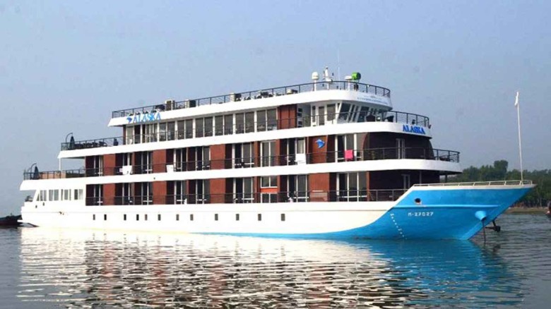 Attempted Robbery at Tourist Vessel in Sundarbans Foiled by Gunfire
