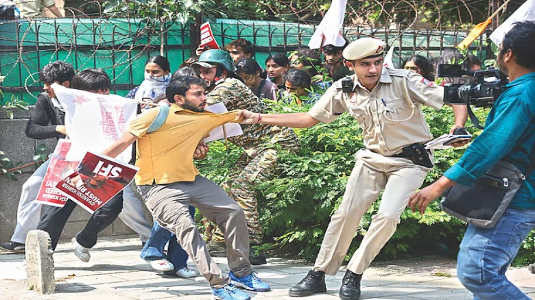 Delhi Gripped by Protests, Mass Detentions as Opposition Dem