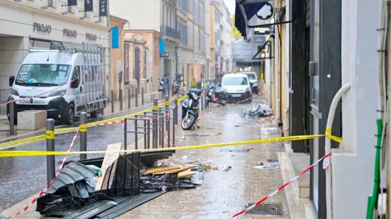Curfews Imposed in Paris and Other French Cities to Curb Vio