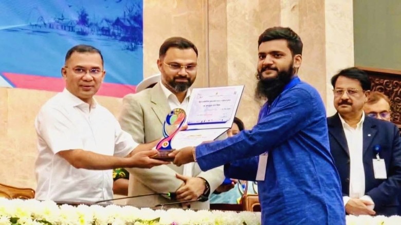 Abdullah Al Seam honoured with Youth Volunteer Award 2026 fo